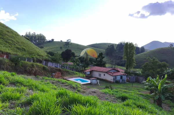 LINDA CHÁCARA PARA VENDA NO BAIRRO PEÕES, ITAJUBÁ-MG.
