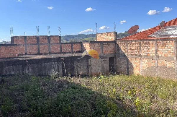 VENDE-SE TERRENO NO BAIRRO MEDICINA!