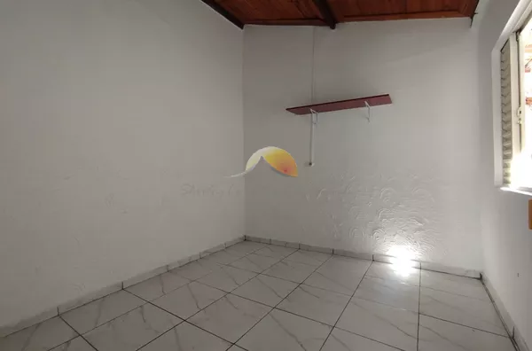 ALUGA-SE SUÍTE NO BAIRRO VARGINHA