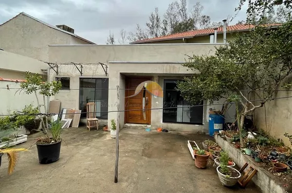 VENDO ÓTIMA CASA NO BAIRRO VARGINHA