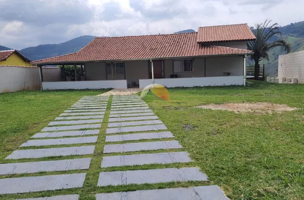 VENDO ÓTIMA CHÁCARA EM MARIA DA FÉ!