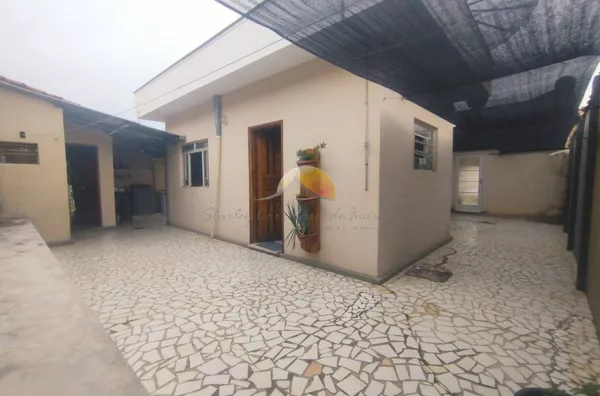 VENDO EXCELENTE CASA NO BAIRRO SÃO VICENTE