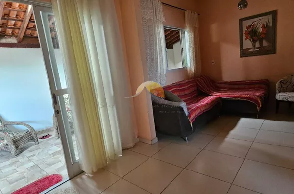 VENDO EXCELENTE CASA NO MORRO CHIC!