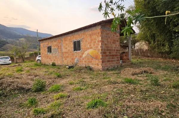 VENDE-SE CHÁCARA NOS FREIRES EM PIRANGUÇU