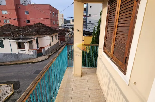 VENDO EXCELENTE CASA NO CENTRO DE ITAJUBÁ!