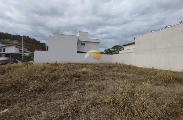 VENDE-SE TERRENO NO LOTEAMENTO PORTUGAL!