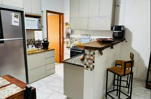VENDO EXCELENTE CASA NO BAIRRO SANTA TEREZINHA