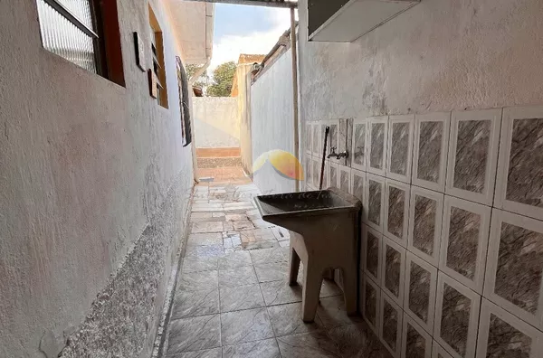 ALUGO APARTAMENTO TÉRREO NO BAIRRO VILA PODDIS!