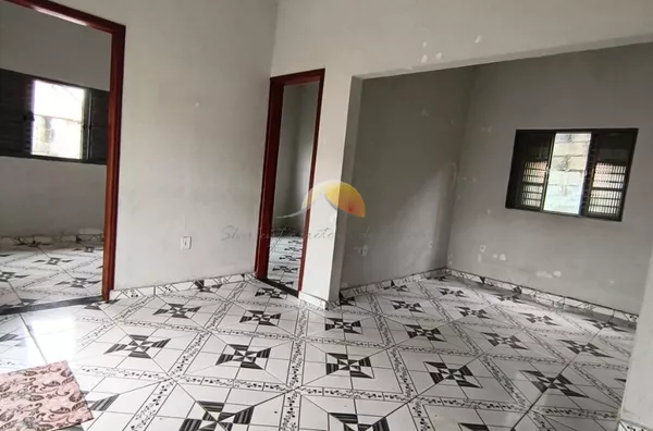 ALUGO EXCELENTE CASA NO BAIRRO SANTO ANTÔNIO 