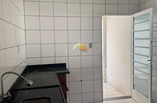 ALUGO EXCELENTE CASA NO BAIRRO PORTO VELHO 