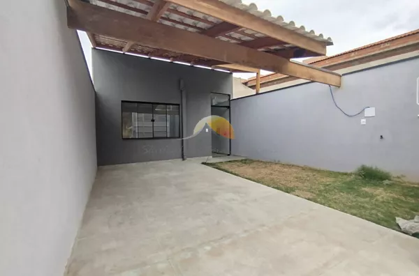 VENDO ÓTIMA CASA NO VALE DAS HORTÊNSIAS!