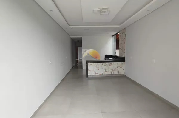 VENDE-SE EXCELENTE CASA NO VALE DAS HORTÊNSIAS