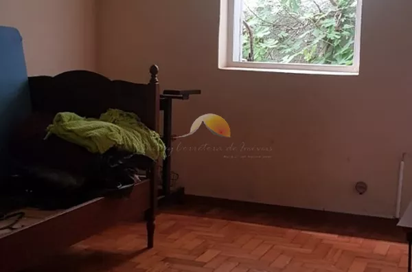 VENDE-SE CASA NO BAIRRO VARGINHA