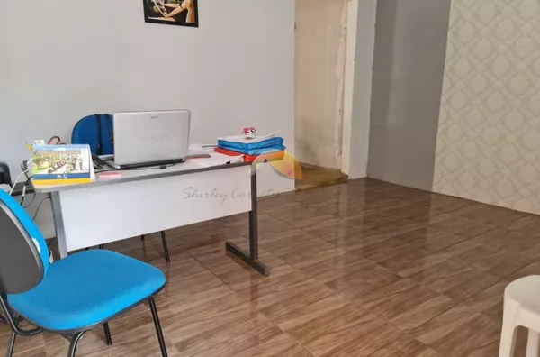 VENDE-SE TERRENO COM MEIA ÁGUA