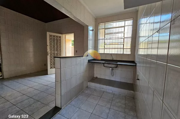 VENDO EXCELENTE CASA NO BAIRRO PORTO VELHO