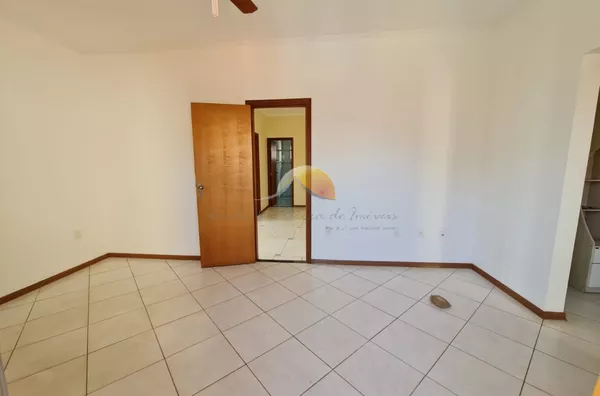 VENDO ÓTIMA CASA NO BAIRRO SÃO VICENTE