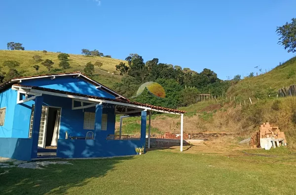 LINDA CHÁCARA PARA VENDA NO BAIRRO PEÕES, ITAJUBÁ-MG.