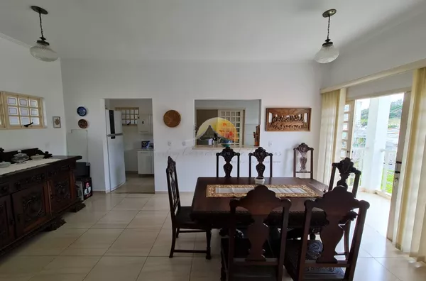 VENDO BELA CASA NO CENTRO DE ITAJUBÁ!