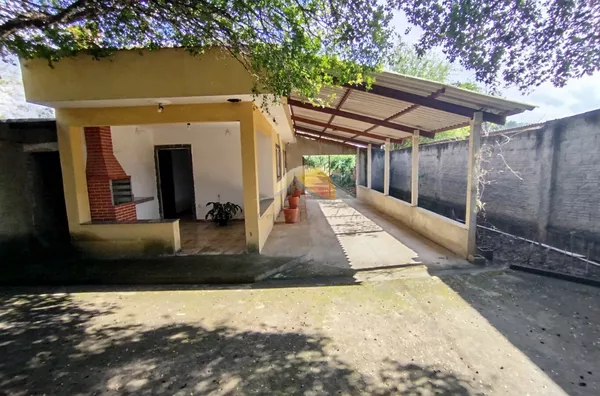 VENDO ÓTIMA CHÁCARA NO BAIRRO AÇUDE!