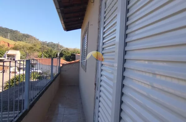 VENDO ÓTIMA CASA NA SANTA ROSA!