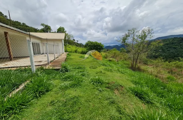 VENDO ÓTIMA CASA NO CONDOMÍNIO MATO DENTRO!