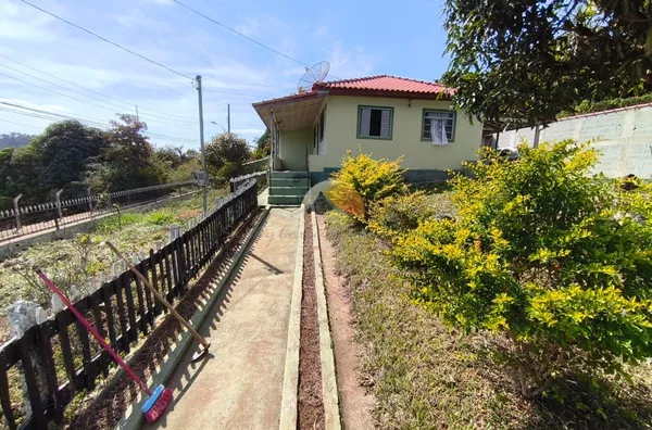 VENDO ÓTIMA CASA EM PIRANGUINHO!