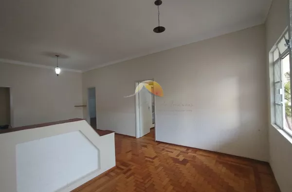 VENDE-SE CASA NO BAIRRO VARGINHA