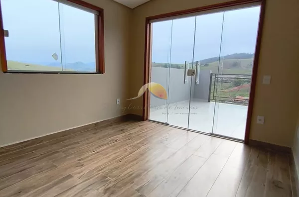 VENDO EXCELENTE CASA NO JARDIM CALIFORNIA!