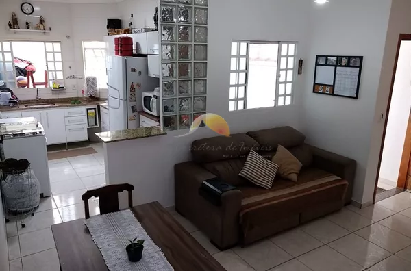 VENDE-SE CASA NO BAIRRO VARGINHA