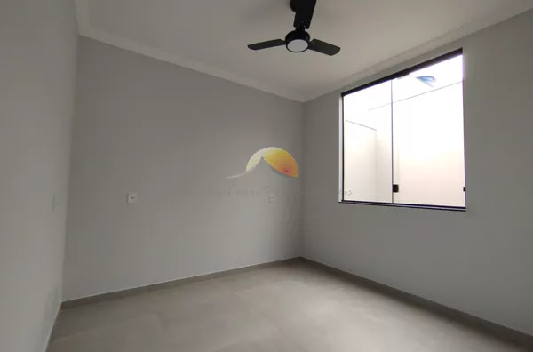 VENDE-SE EXCELENTE CASA NO VALE DAS HORTÊNSIAS