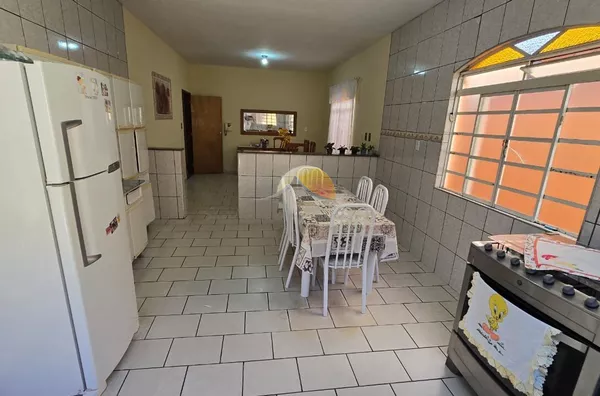 VENDO ÓTIMA CASA NO BAIRRO NOSSA SENHORA DE FÁTIMA!