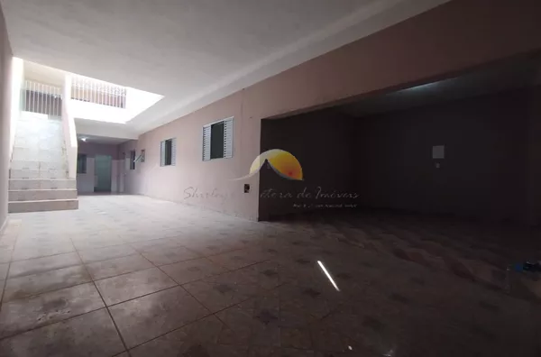 ALUGO ÓTIMA CASA NO BAIRRO SANTA ROSA!