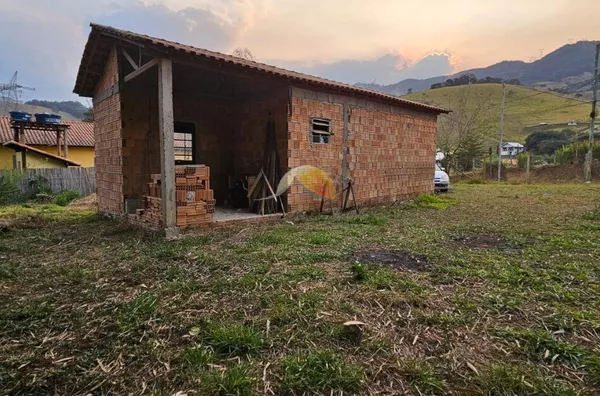 VENDE-SE CHÁCARA NOS FREIRES EM PIRANGUÇU