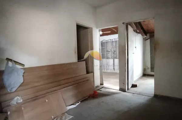 ÓTIMA CASA A VENDA NO BAIRRO REBOURGEON