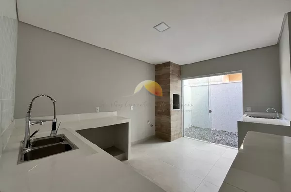 VENDO ÓTIMA CASA NO VALE DAS HORTÊNSIAS!