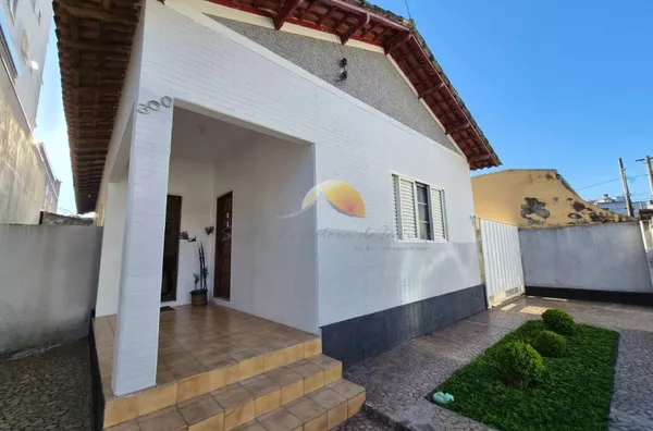 VENDO EXCELENTE CASA NO BAIRRO VARGINHA!