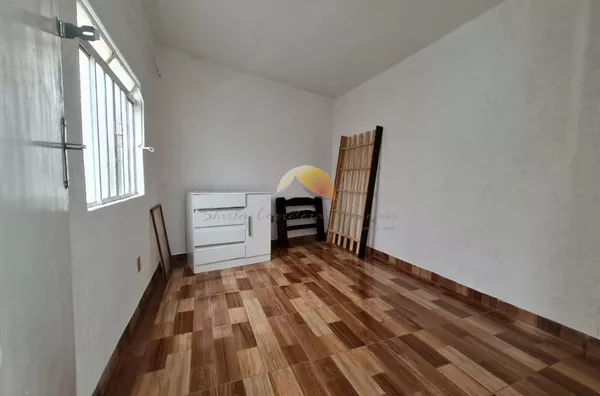 ALUGA-SE SUÍTE NO BAIRRO VARGINHA!