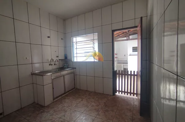 VENDO ÓTIMA CASA NO BAIRRO SANTO ANTÔNIO