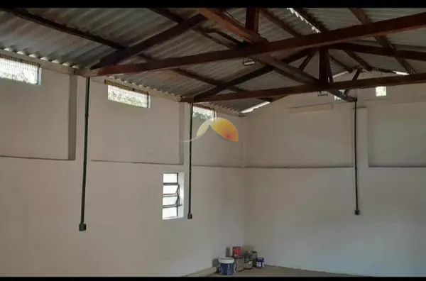 ALUGO ÓTIMO GALPÃO NO BAIRRO JURU!
