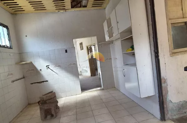 VENDO EXCELENTE CASA NO BAIRRO MORRO CHIC!