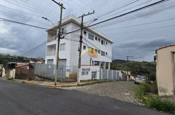 VENDO EXCELENTE PRÉDIO NO BAIRRO PIEDADE!