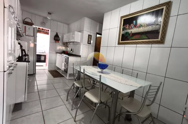 VENDO ÓTIMA CASA NO BAIRRO REBOURGEON