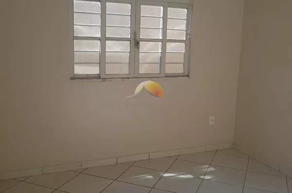 ALUGO ÓTIMA CASA NO BAIRRO NOSSA SENHORA DE FÁTIMA!