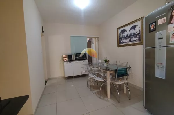 VENDO EXCELENTE CASA NO BAIRRO MEDICINA