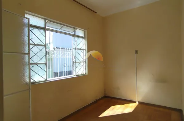 VENDE-SE CASA NO BAIRRO VARGINHA