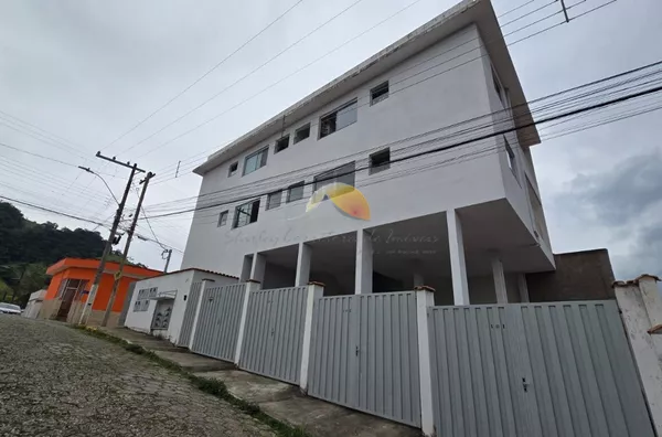 VENDO EXCELENTE PRÉDIO NO BAIRRO PIEDADE!