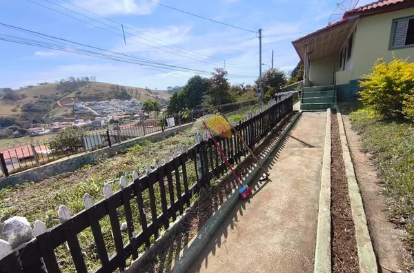 VENDO ÓTIMA CASA EM PIRANGUINHO!