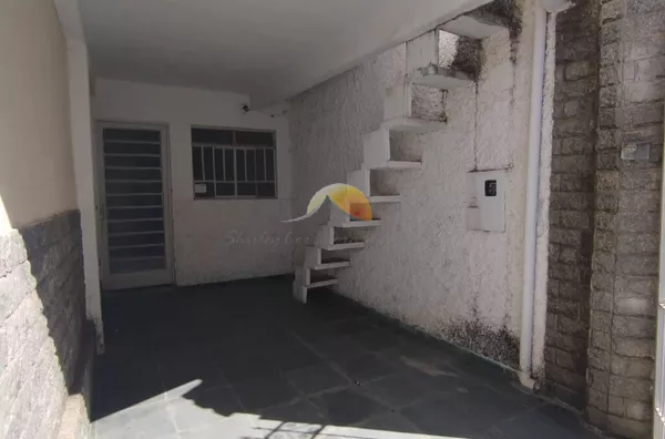 VENDE-SE CASA NO BAIRRO VARGINHA