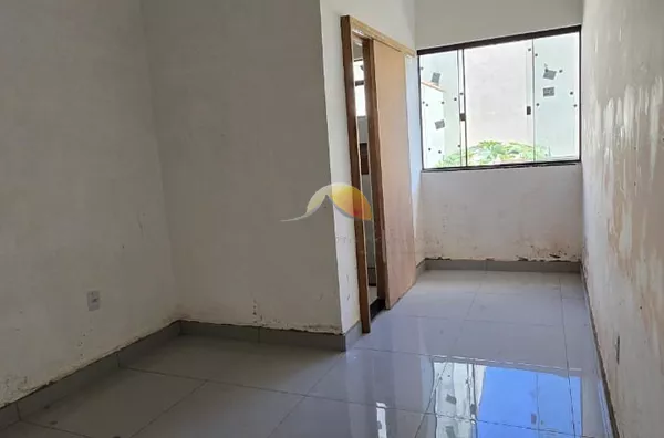 VENDO ÓTIMA CASA NO BAIRRO AVENIDA!