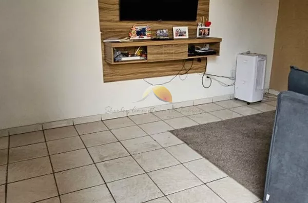 VENDE-SE CASA NO BAIRRO SANTO ANTONIO 